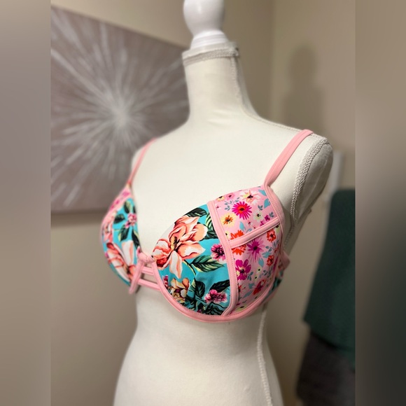 Multi-Pattern Floral Colorful Bikini Top - Picture 2 of 5